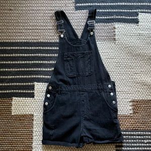 Topshop Women’s Black Overall Shorts